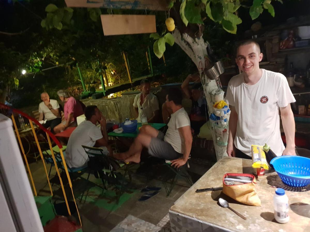 Lemon Tree House Hostel Bací Kültér fotó